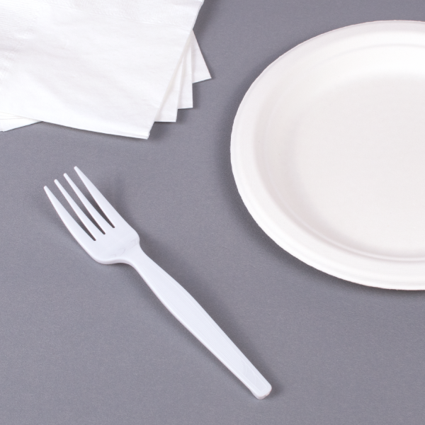 Karat PS Plastic Medium-Heavy Weight Forks Bulk Box - White - 1,000 ct