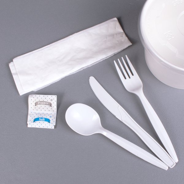 Karat PP Plastic Medium-Heavy Weight Cutlery Kits with Salt and Pepper - White - 250 ct