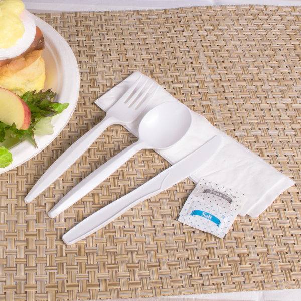 Karat PP Plastic Medium-Heavy Weight Cutlery Kits with Salt and Pepper - White - 250 ct