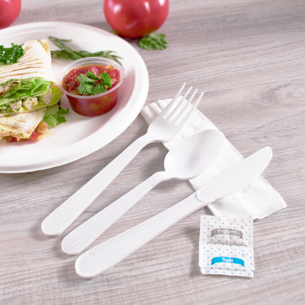 Karat PP Plastic Heavy Weight Cutlery Kits with Salt and Pepper - White - 250 ct