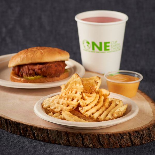 Karat Earth 6'' Compostable Bagasse Round Plates, Natural - 1,000 ct